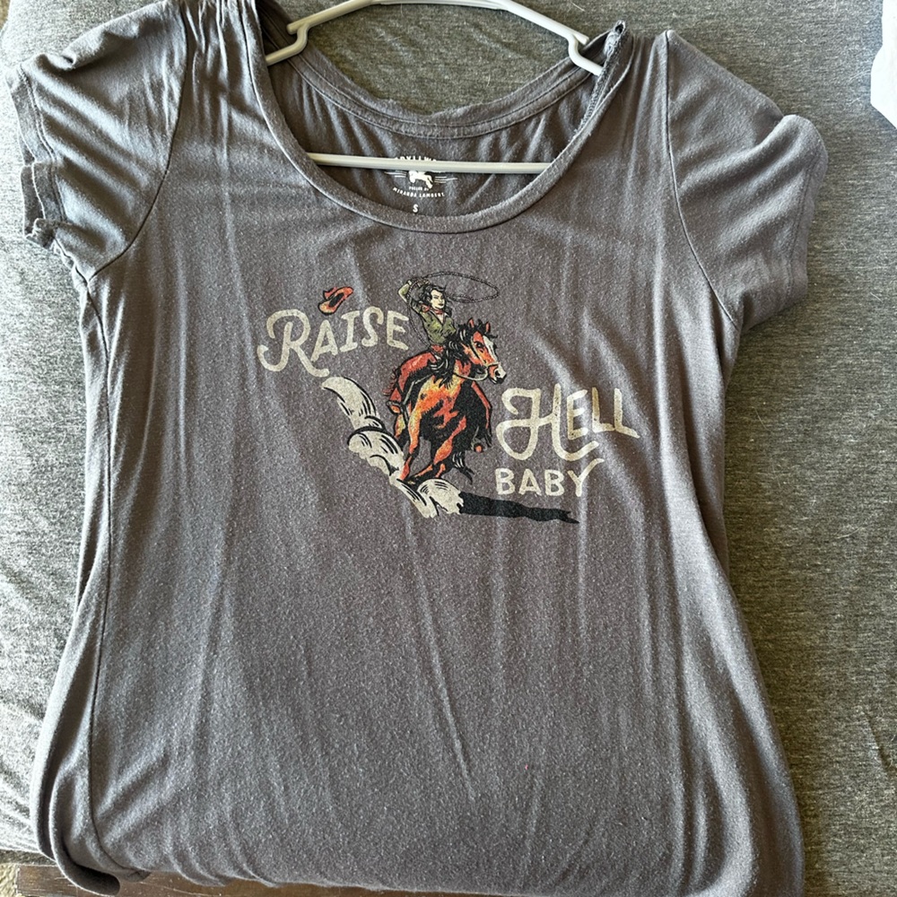 Idyllwind Gray Graphic Tee